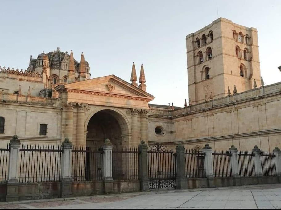 Centrico Piso En Pleno Romanico De Zamora Ngoại thất bức ảnh